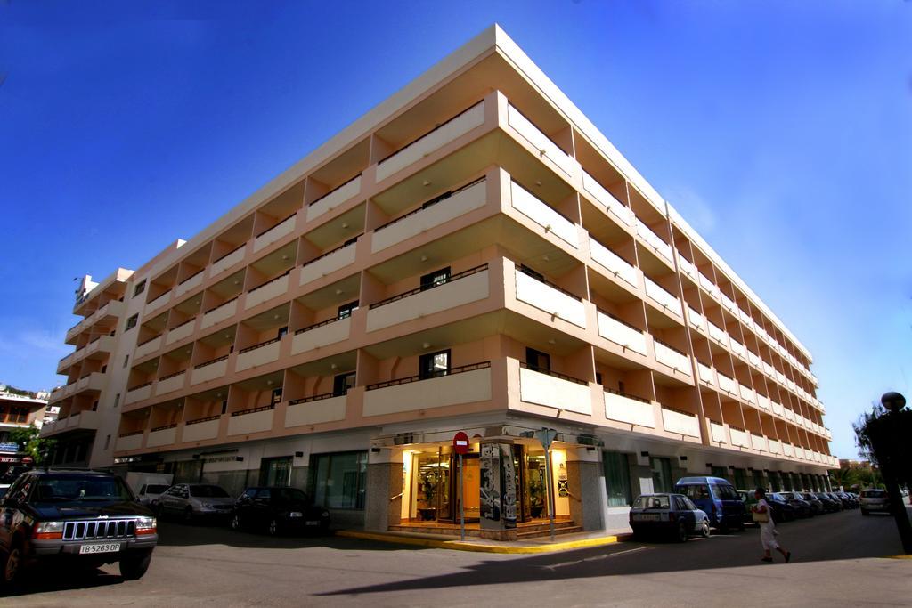 Invisa Hotel La Cala (Adults Only) 산타 에우랄리아 데 리오 외부 사진